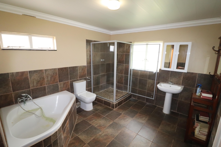 6 Bedroom Property for Sale in Ventersburg Free State